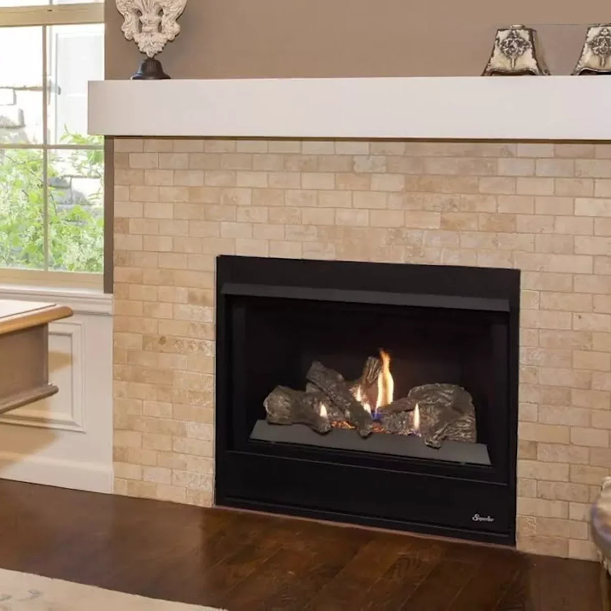 Superior 33" DRT2033 Direct Vent Linear Traditional Gas Fireplace