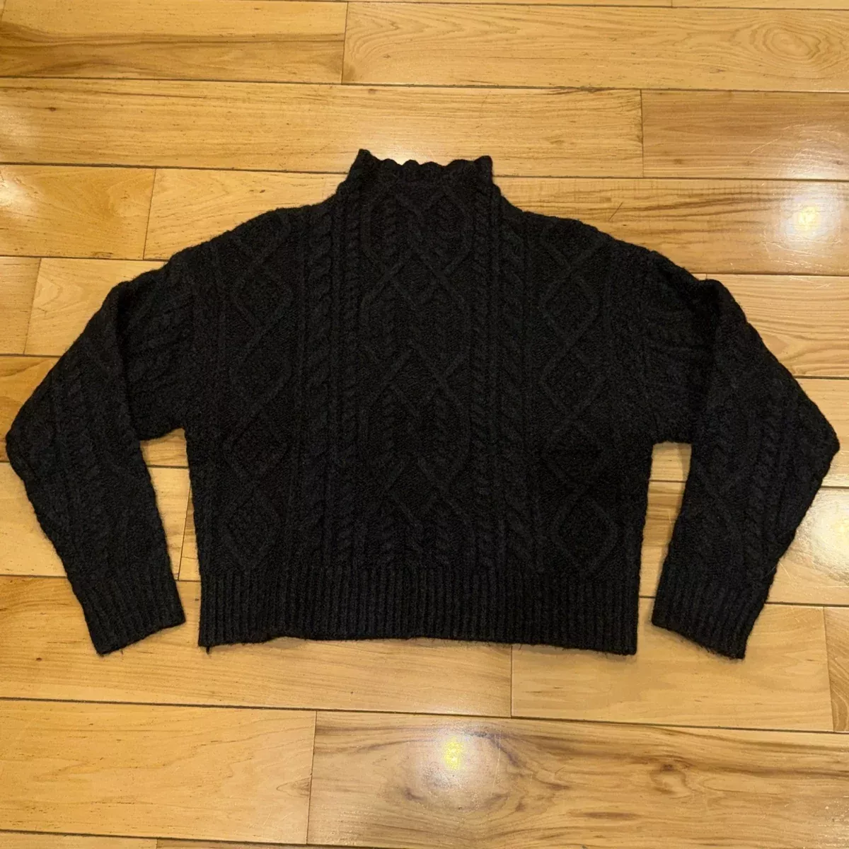 Ugg RTW Sweater Women Medium Janae Cable Knit Wool Blend Pullover