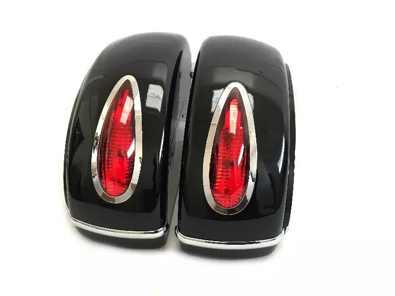 Universal MU Hard Saddlebags – Gloss Black