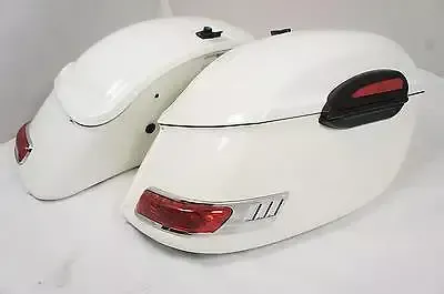 Universal RS Hard Saddlebags – Gloss White